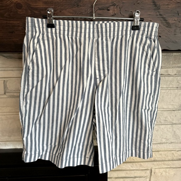 Lands End Mid Rise Pull On Casual Shorts - Picture 2 of 7